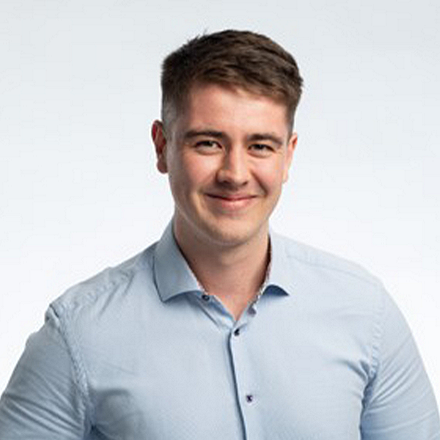 Title Image of Alex Carr