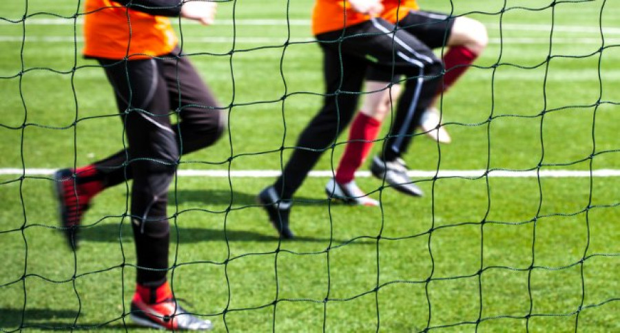 Footballer_Players_Training_in_front _of_Goal Footballer_Players_Training_in_front _of_Goal