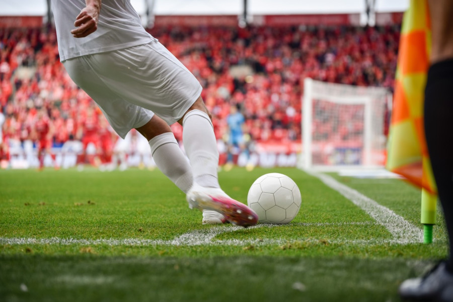 Title Image of Discovery Rights and No‑Poach Effects in Football