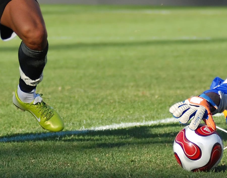Goalkeeper_glove_and_Ball Goalkeeper_glove_and_Ball