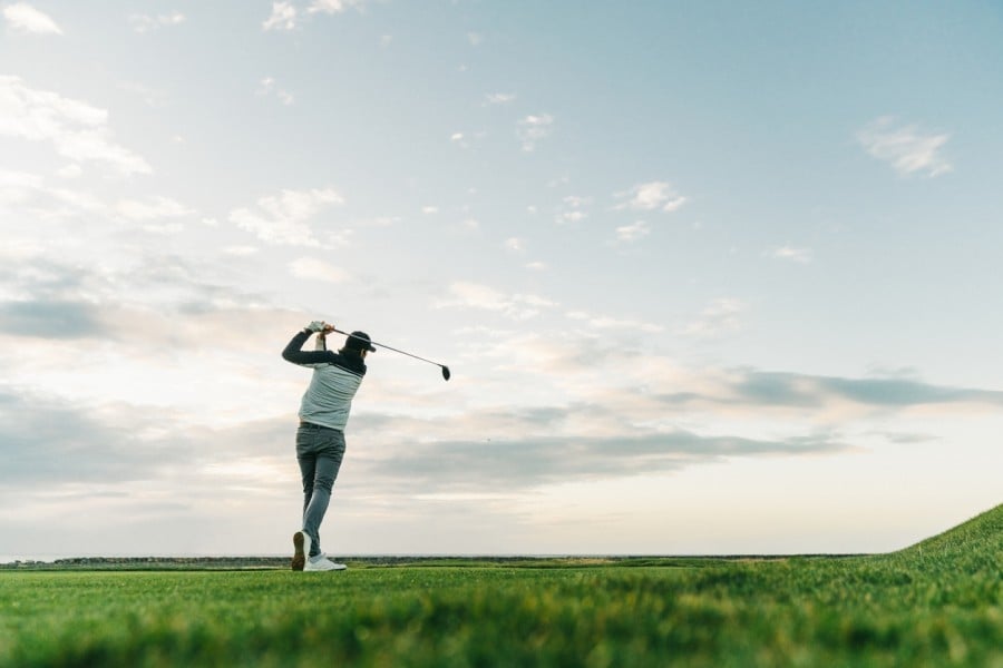 Male Golfer Male Golfer
