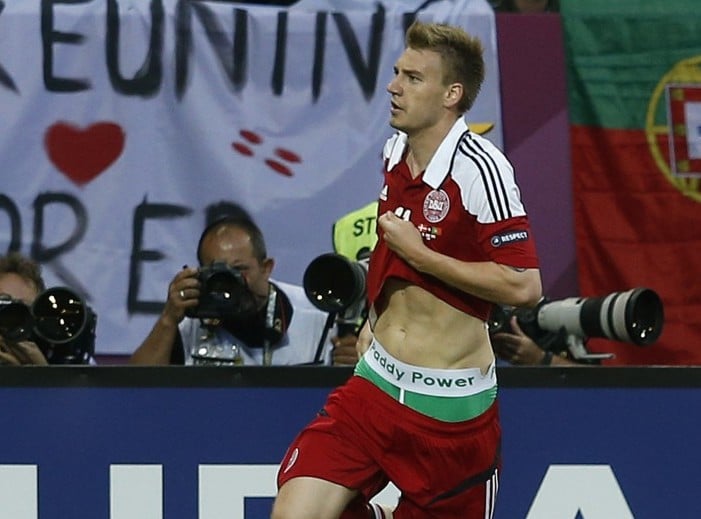 Nicklas_Bendtner_Paddy_Power_Pants