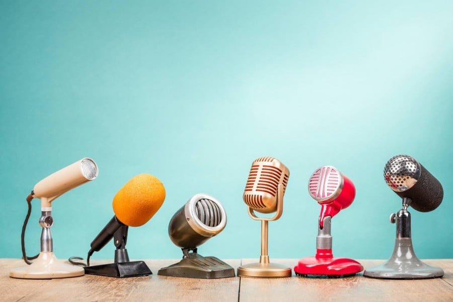 Title image of retro microphones Title image of retro microphones